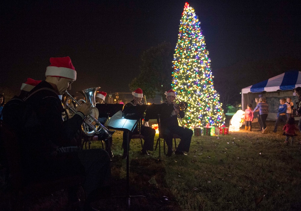 Tree lighting ceremony