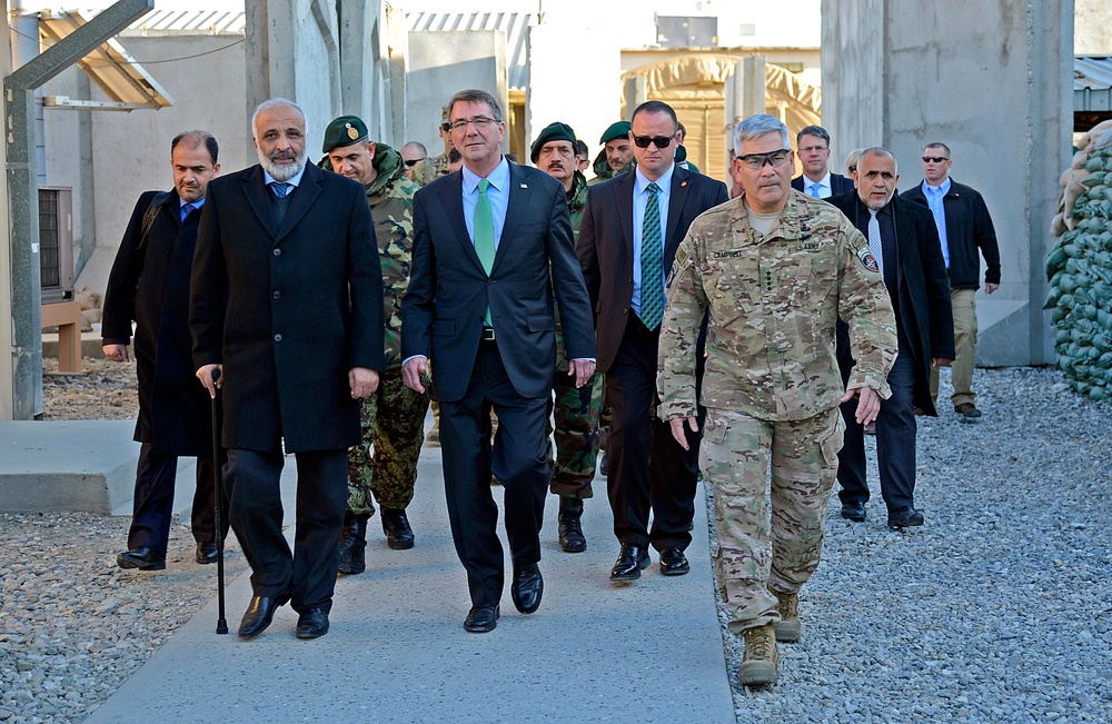 US Defense Secretary Ash Carter visits Forward Operating Base Fenty – Jalalabad, Afghanistan