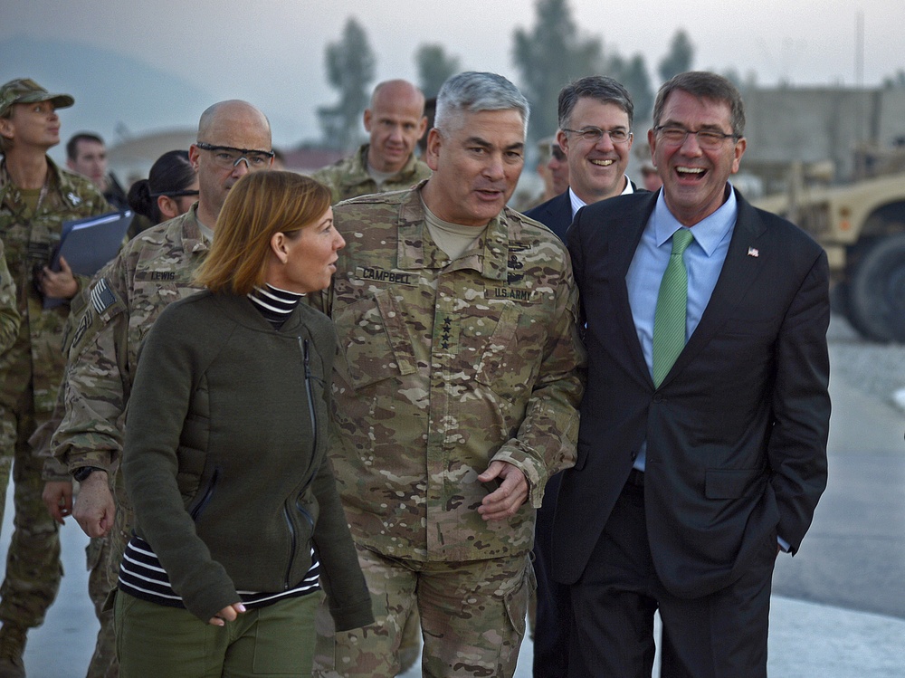 US Defense Secretary Ash Carter visits Forward Operating Base Fenty – Jalalabad, Afghanistan