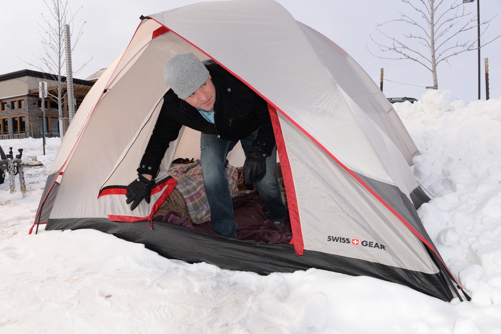 North Dakota Guardsman sleeps in freezing temperatures to draw attention to homeless veterans