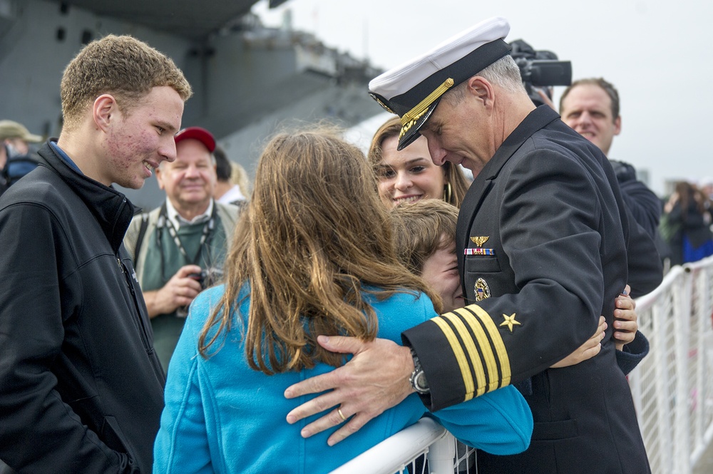 USS George Washington homecoming