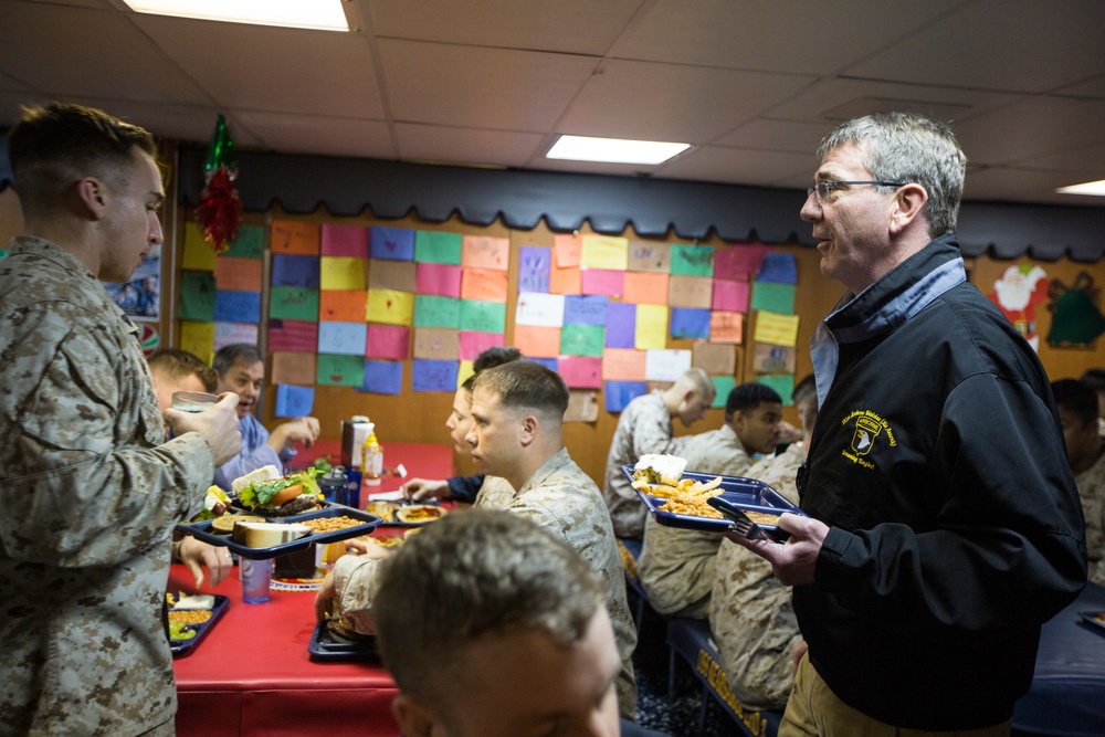 Secretary of defense visits USS Kearsarge