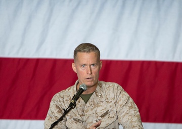 Secretary of defense visits USS Kearsarge