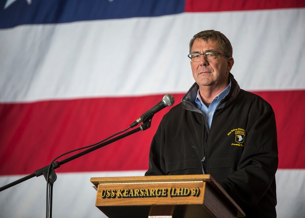 Secretary of defense visits USS Kearsarge