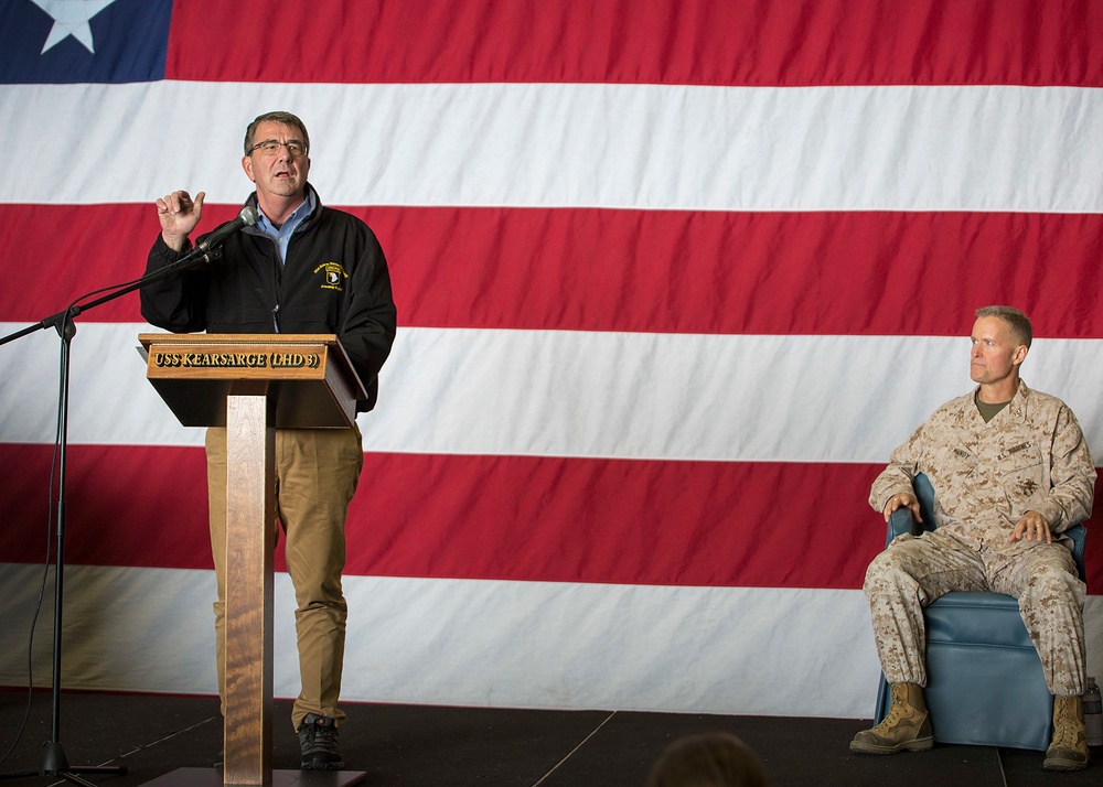 Secretary of defense visits USS Kearsarge