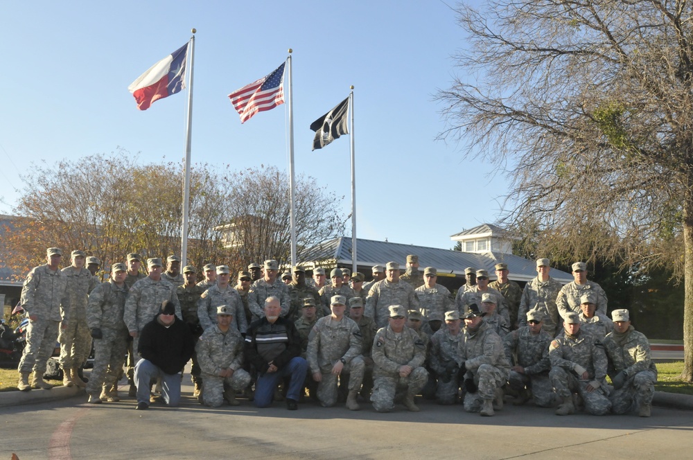 Fort Hood bikers bring VA vets holiday cheer