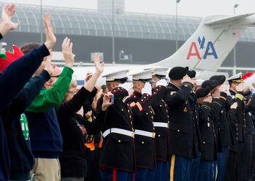 Chicago service members help Survivor Outreach Program with Snowball Express send off