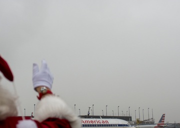 Chicago service members help Survivor Outreach Program with Snowball Express send off