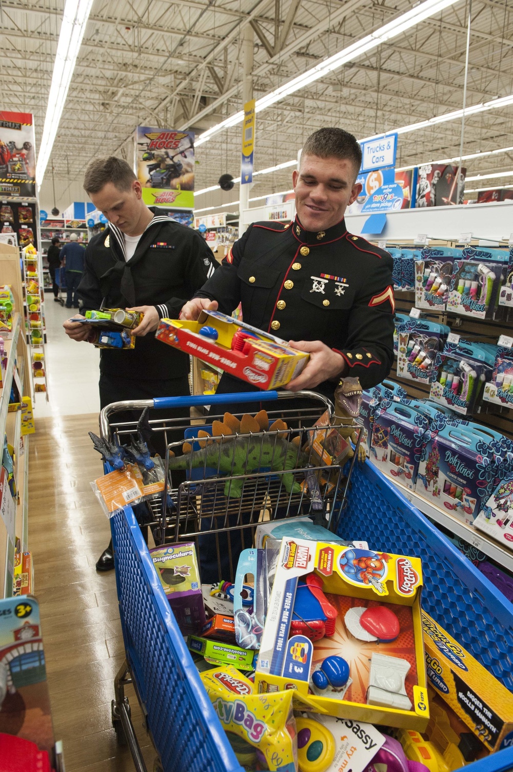 MCSFBn and SWFPAC Collect Toys for Tots