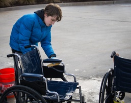 National Capital Region families clean up Armed Forces Retirement Home for Family Volunteer Day