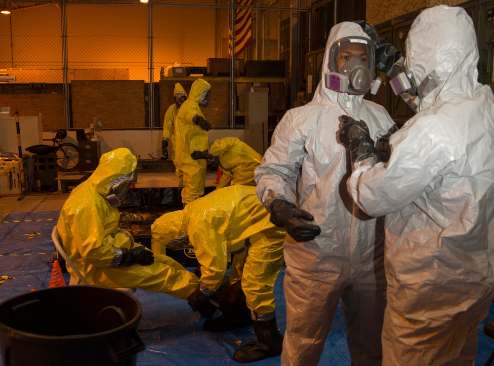 MWSS-171 Marines receive HAZWOPER training