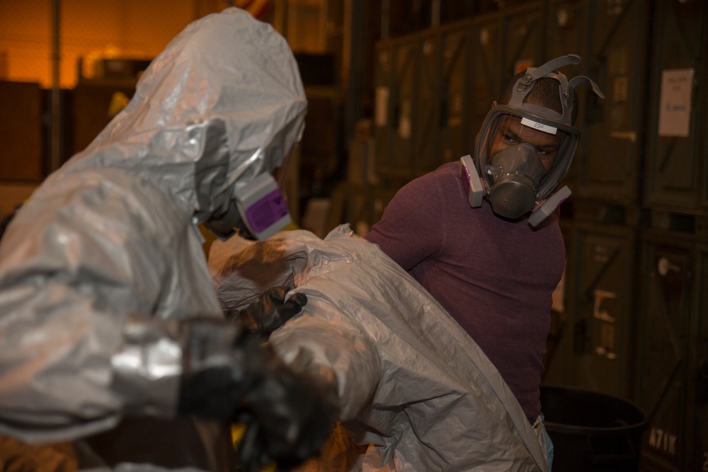MWSS-171 Marines receive HAZWOPER training