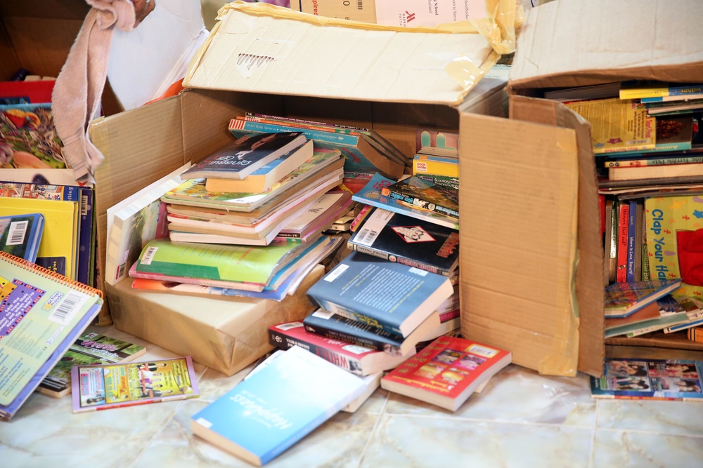 Military Sealift Command Far East, USNS Walter S. Diehl delivers books, holiday cheer to Thai children