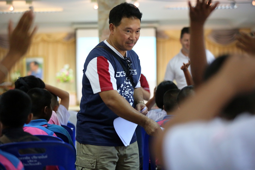 Military Sealift Command Far East, USNS Walter S. Diehl delivers books, holiday cheer to Thai children