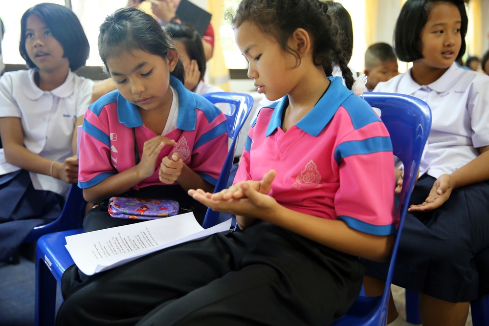 Military Sealift Command Far East, USNS Walter S. Diehl delivers books, holiday cheer to Thai children