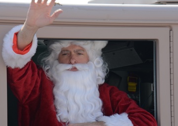 Military families enjoy breakfast with Santa