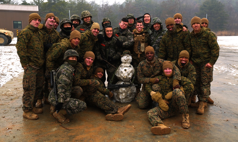 Christmas in Korea: Marines, ROK Marines, Snowman focus on partnership during holidays