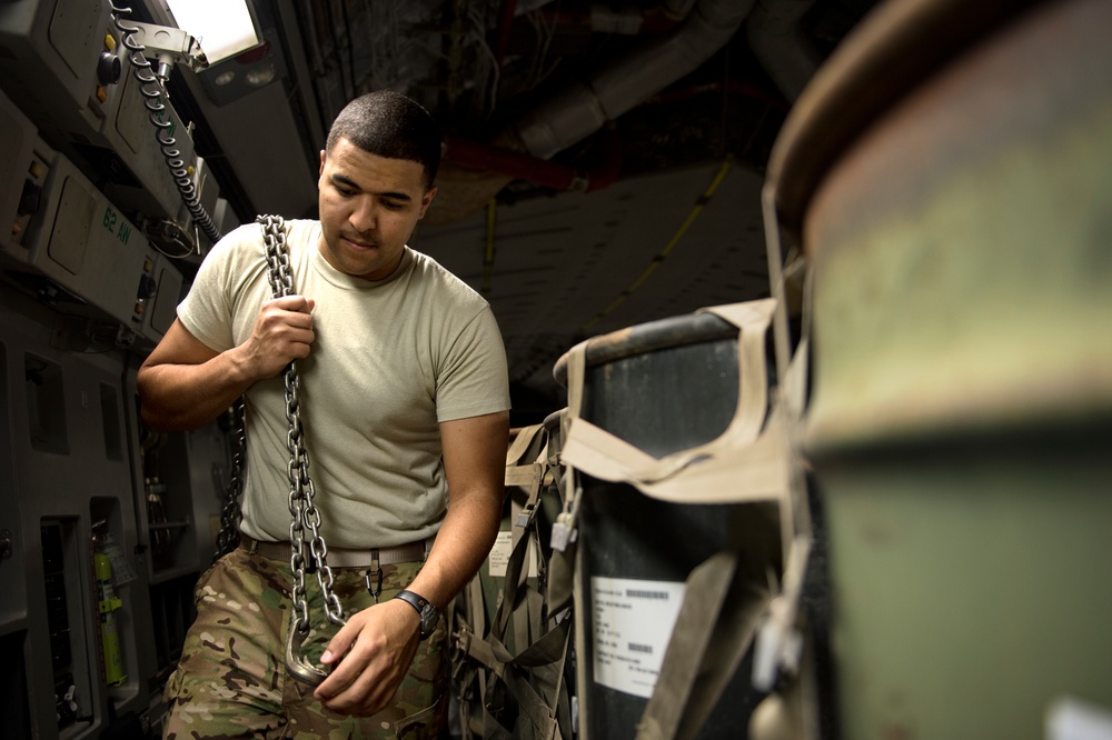 816th EAS delivers cargo to Turkey