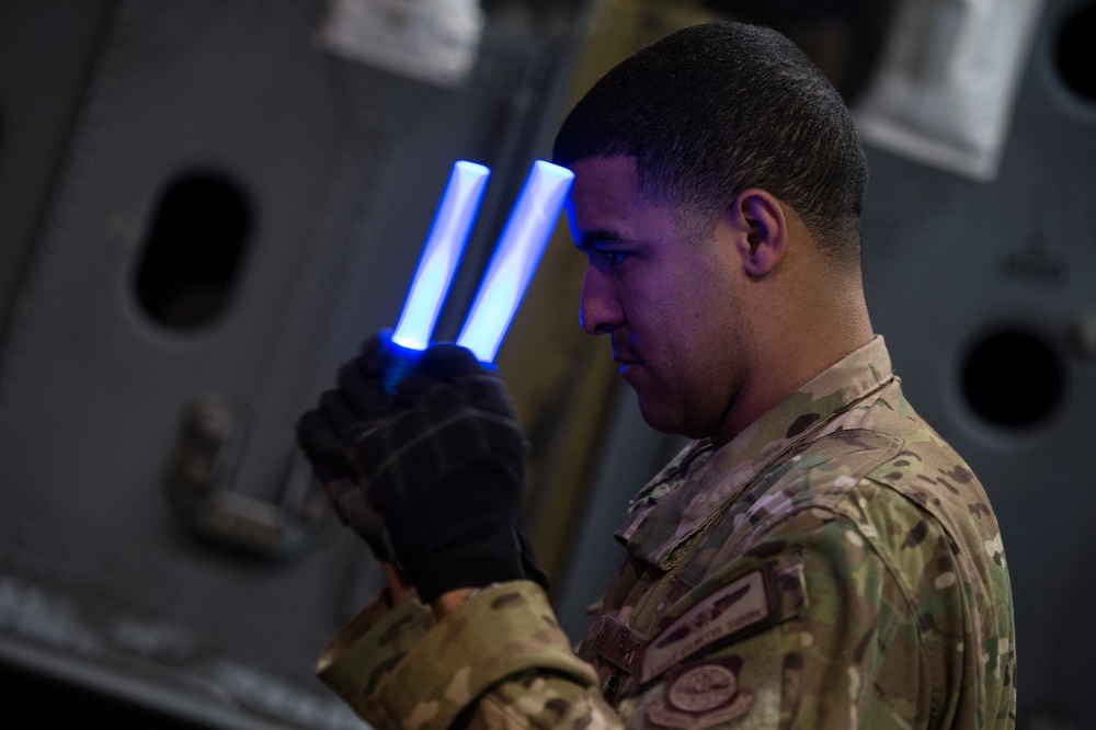 816th EAS delivers cargo to Turkey