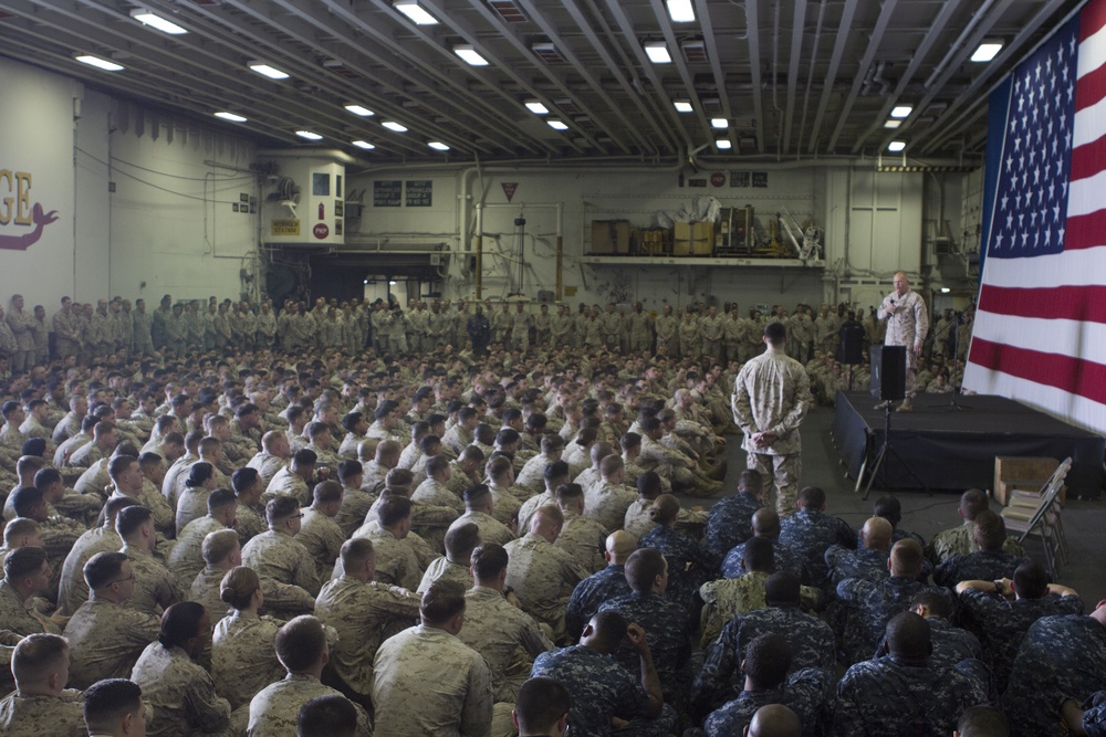 CMC and SgtMaj MC visit Marines and Sailors aboard the USS Kearsarge