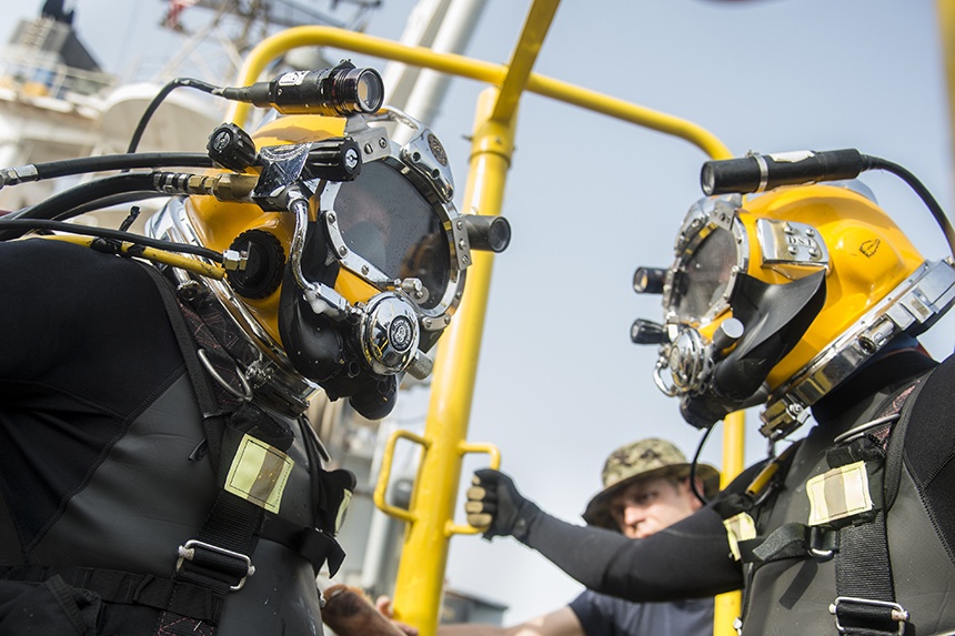 Navy divers salvage F/A-18