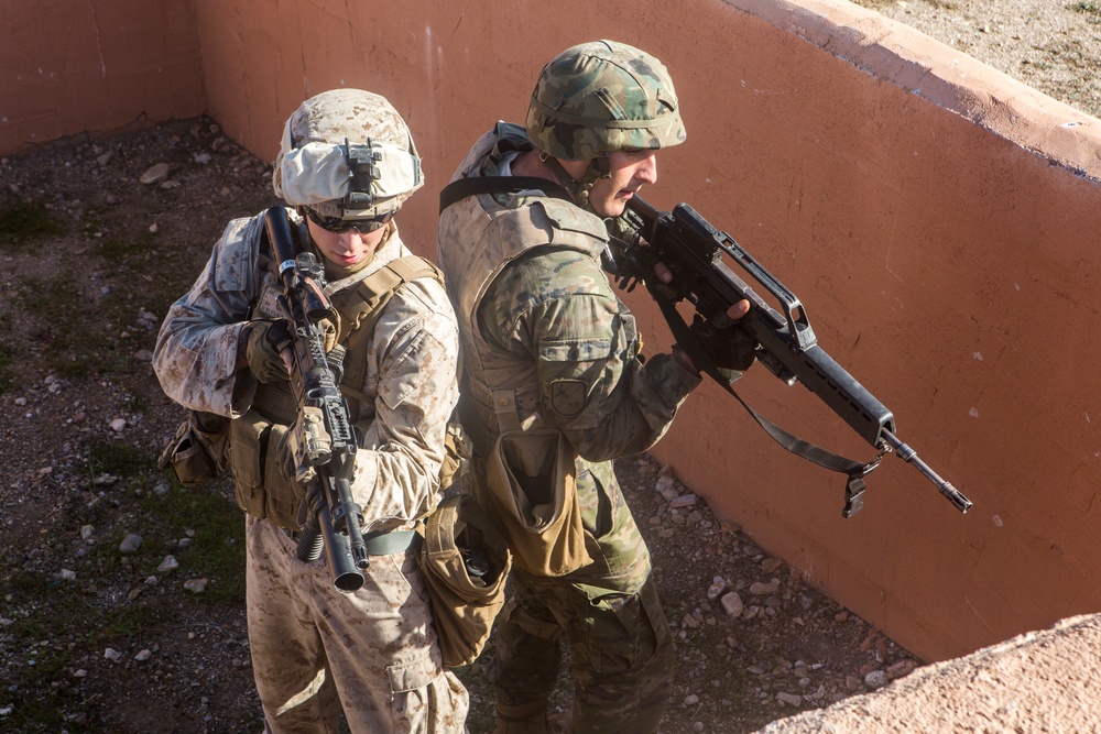 Spanish Legionnaires, U.S. Marines ready to face crises together