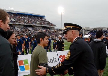 20th CBRNE commanding general swears-in new military recruits at Military Bowl 2015
