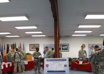 MNBG-E holds job fair for Guard and Reserve Soldiers in Kosovo