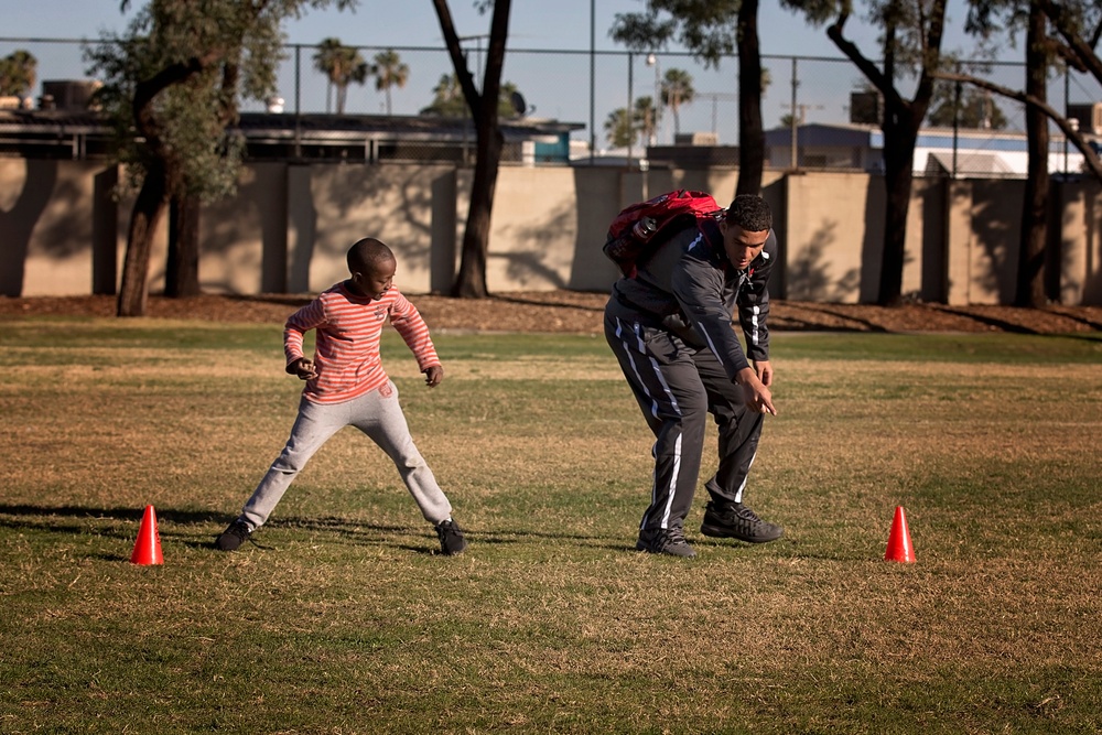 2016 Semper Fidelis All-American Bowl community mentorship activity