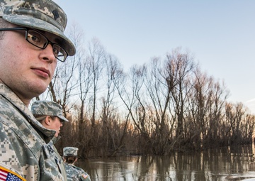Missouri Guardsmen provide flood relief
