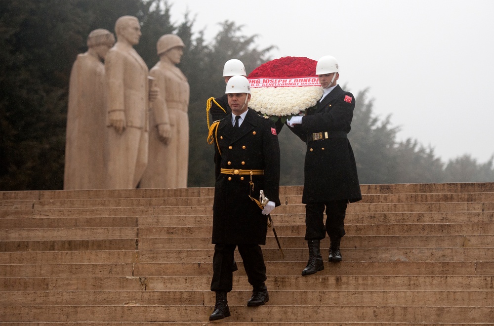 Chairman participates in wreath laying ceremony