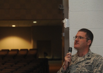 Maxwell hosts storytelling lecture