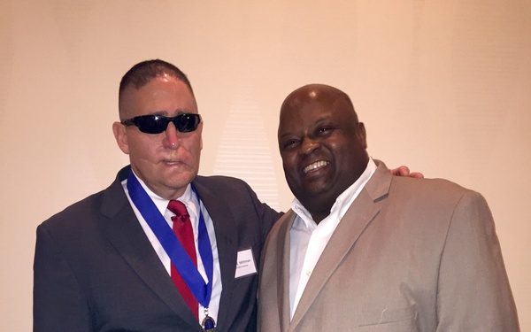 US Army vet, recruiter reunite in hallways of DFAS
