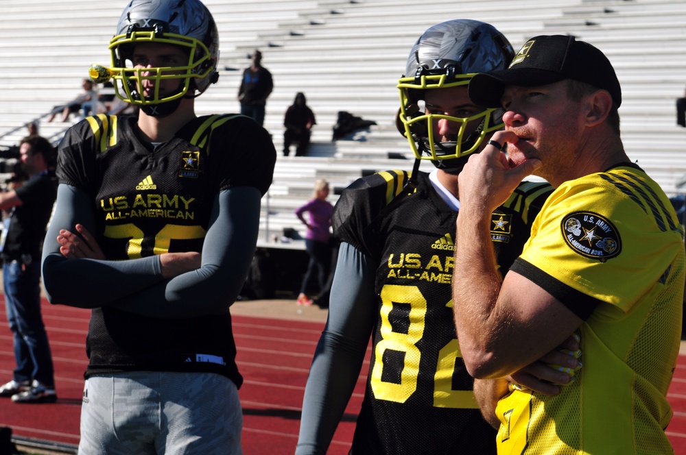 Nate Boyer visits West Team prior to All-American Bowl