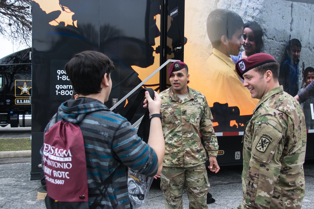 San Antonio high school students enjoy the Army Experience
