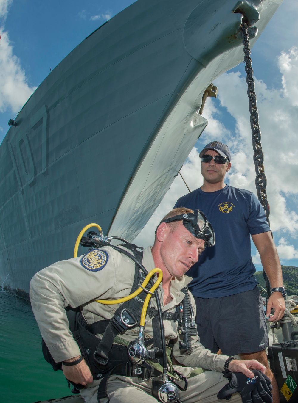 Navy divers inspect USS Gravely in Republic of the Seychelles
