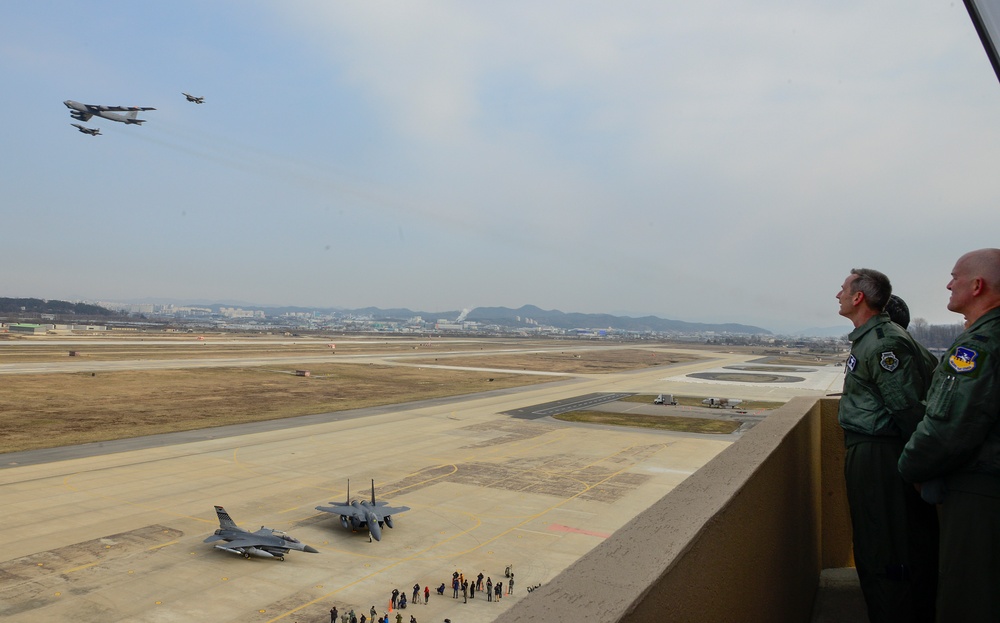 ROK/US aircraft conduct extended deterrence mission