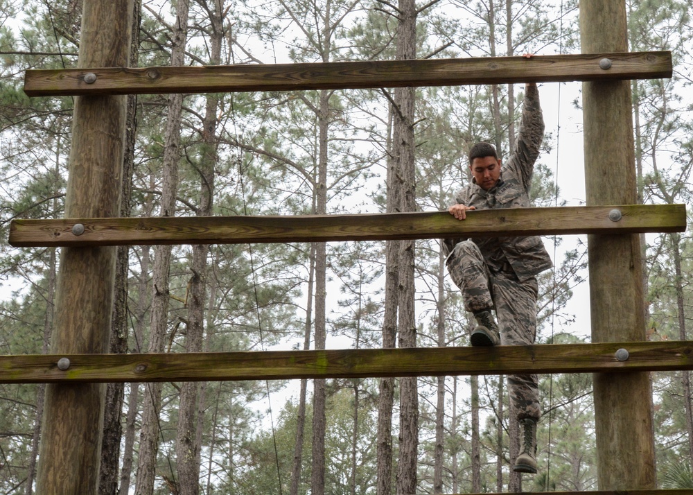 Air assault obstacle course orientation