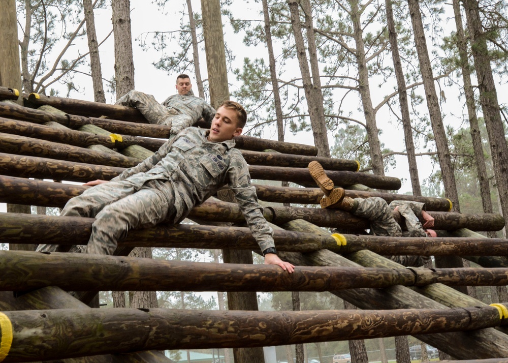 Air assault obstacle course orientation