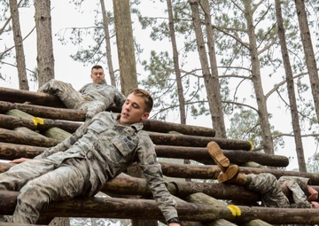Air assault obstacle course orientation