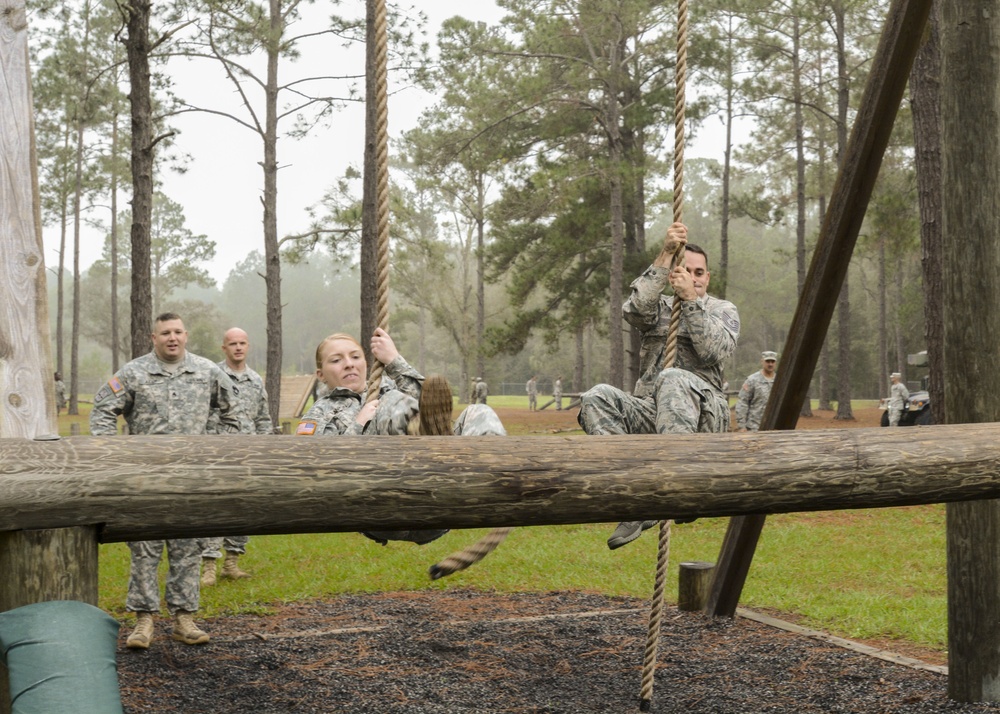 Air assault obstacle course orientation