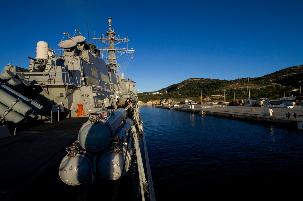 USS Carney (DDG 64) operations
