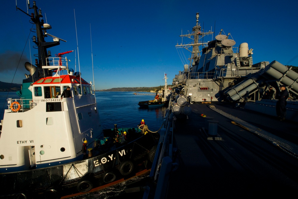 USS Carney (DDG 64) operations