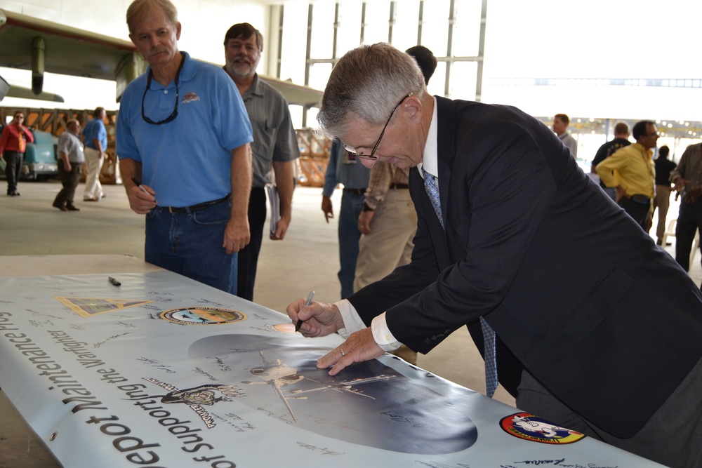 Workers say goodbye, reminisce at ceremony for last Prowler