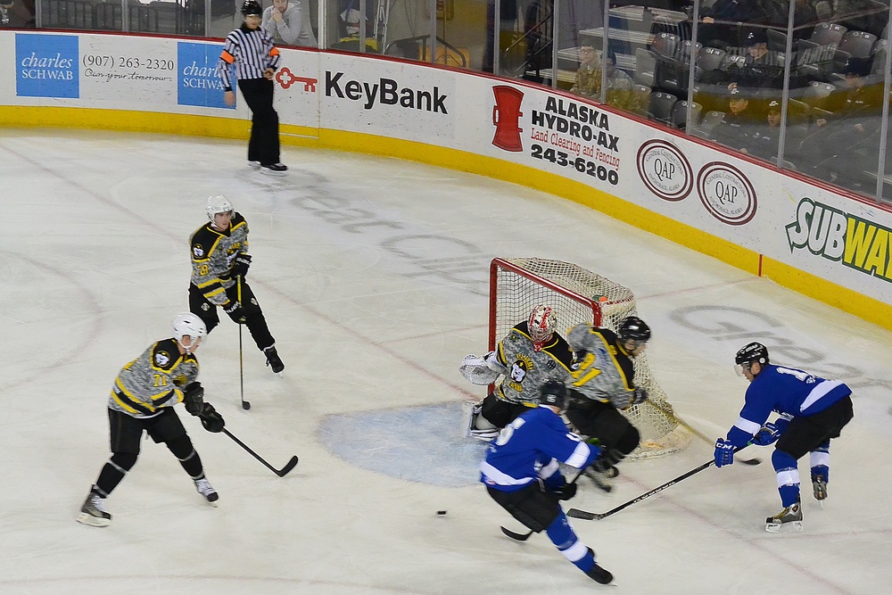 Army takes 7-6 hockey victory over Air Force