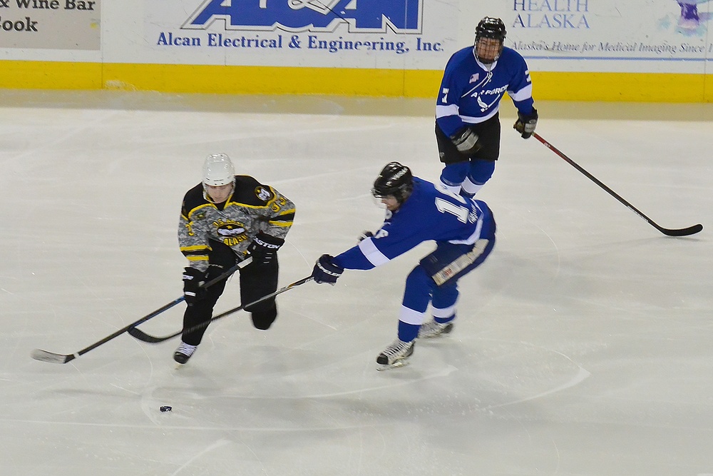Army takes 7-6 hockey victory over Air Force