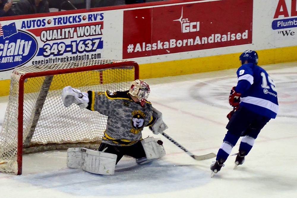 Army takes 7-6 hockey victory over Air Force