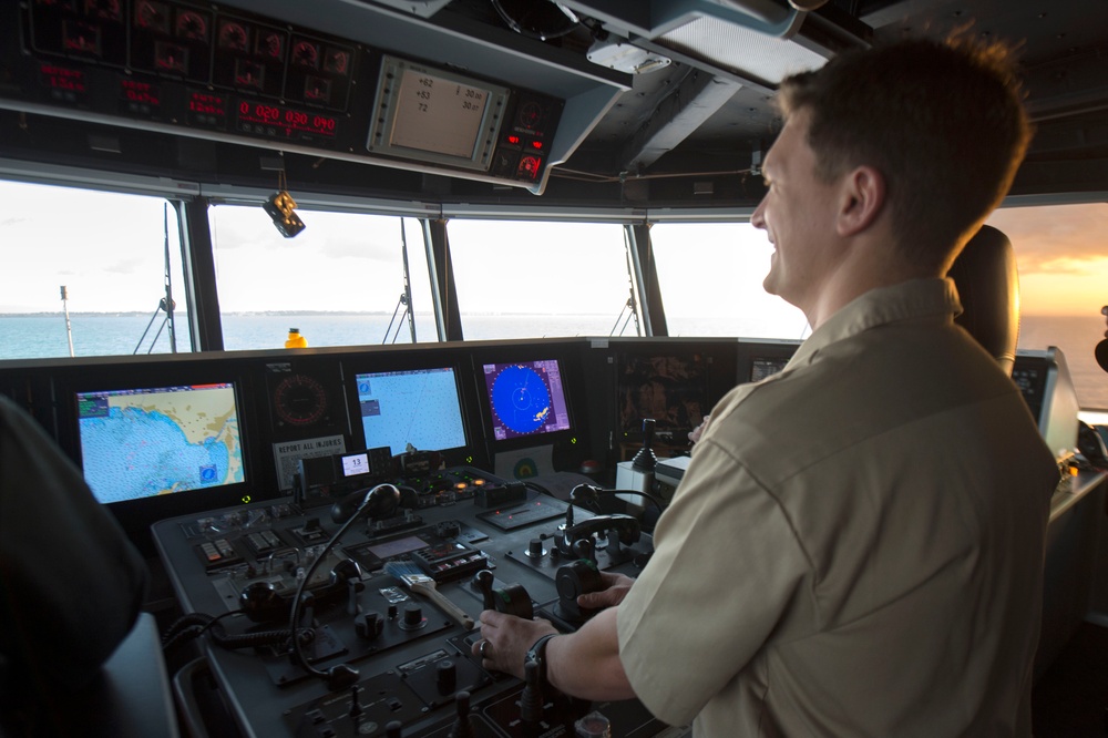USNS Spearhead (T-EPF 1) arrives in Naval Station Rota,