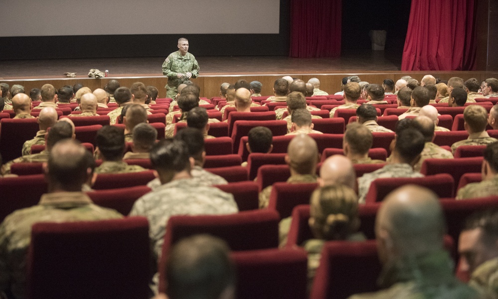 The Army's top aviator meets with Soldiers of 12th Combat Aviation Brigade