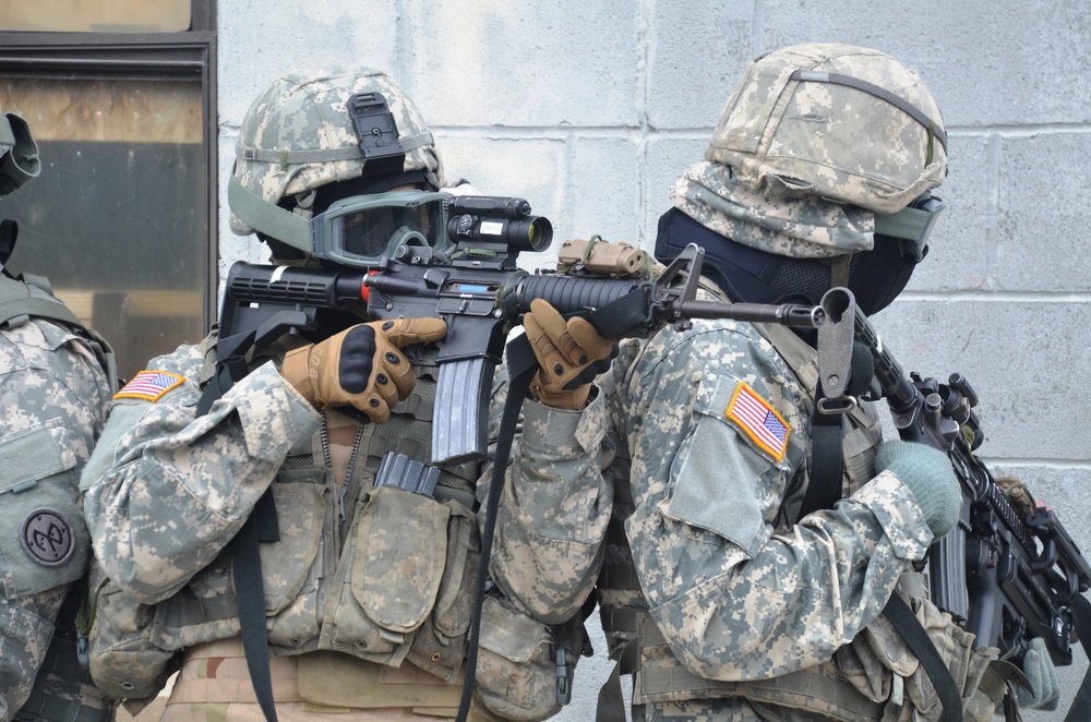 New York Army National Guard Soldiers hone urban combat skills at New York City police training site